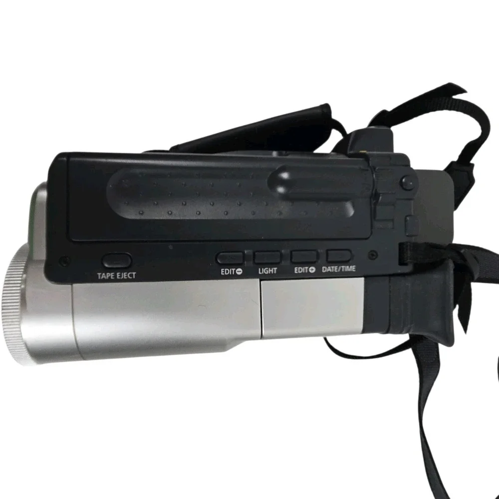 Samsung SCL610 Hi8 8mm Camcorder w Bag, Charger, A/V Cable, Tape, + Manual VIDEO